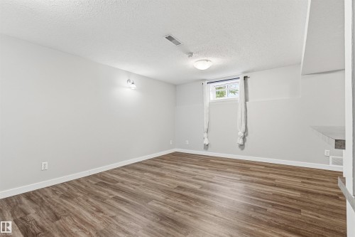 7924 89 Avenue Nw, Edmonton, AB - Indoor Photo Showing Other Room