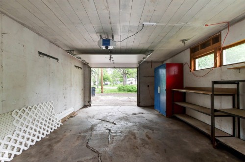 7924 89 Avenue Nw, Edmonton, AB - Indoor Photo Showing Garage