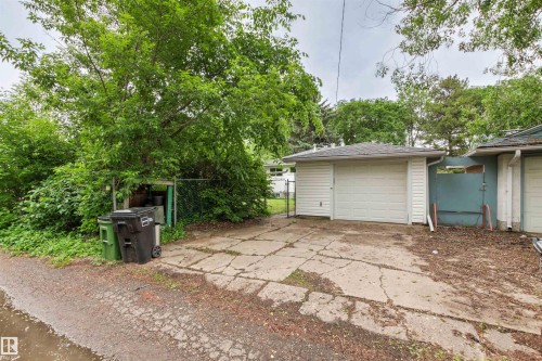 7924 89 Avenue Nw, Edmonton, AB - Outdoor
