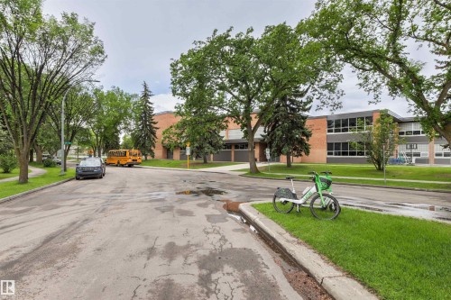 7924 89 Avenue Nw, Edmonton, AB - Outdoor