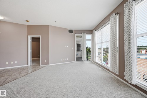#369 4823 104A St Nw, Edmonton, AB - Indoor Photo Showing Other Room
