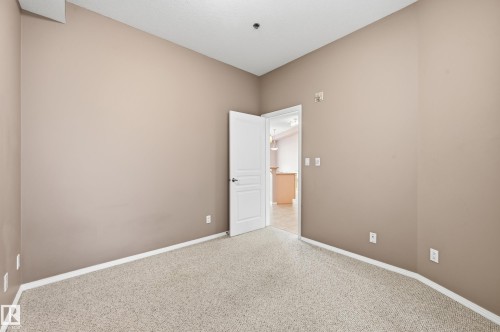 #369 4823 104A St Nw, Edmonton, AB - Indoor Photo Showing Other Room