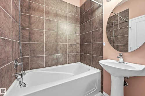 #369 4823 104A St Nw, Edmonton, AB - Indoor Photo Showing Bathroom