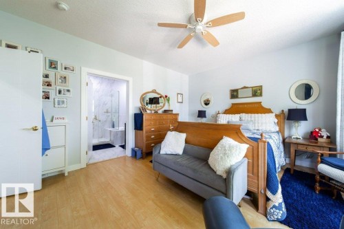 8731 85 Avenue Nw, Edmonton, AB - Indoor Photo Showing Living Room