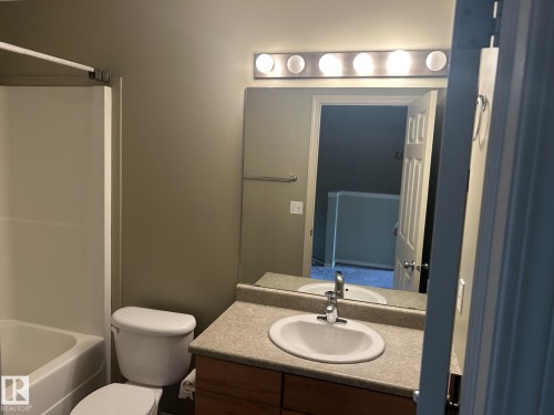 #112 4350 23 St Nw, Edmonton, AB - Indoor Photo Showing Bathroom