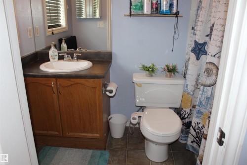 16256 132 Street Nw, Edmonton, AB - Indoor Photo Showing Bathroom