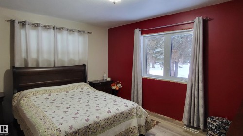 151042 Twp  Rd 562, Rural Two Hills County, AB - Indoor Photo Showing Bedroom
