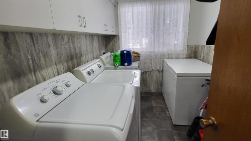 151042 Twp  Rd 562, Rural Two Hills County, AB - Indoor Photo Showing Laundry Room