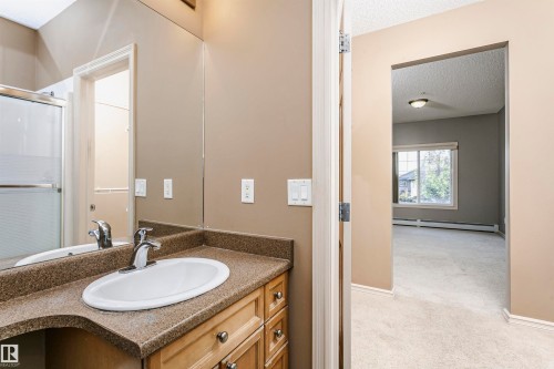 #205 226 Macewan Rd Sw, Edmonton, AB - Indoor Photo Showing Bathroom
