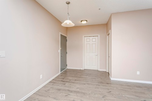 #205 226 Macewan Rd Sw, Edmonton, AB - Indoor Photo Showing Other Room