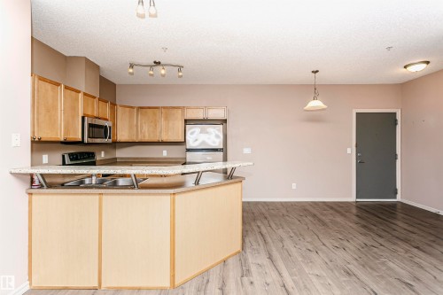 #205 226 Macewan Rd Sw, Edmonton, AB - Indoor Photo Showing Kitchen