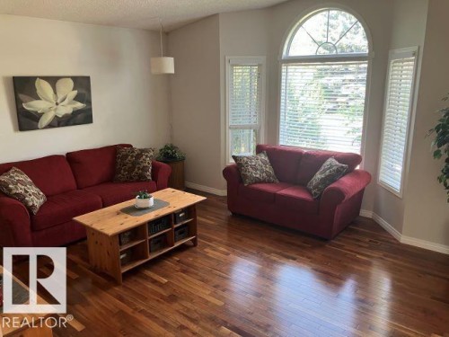 8029 17A Avenue Nw, Edmonton, AB - Indoor Photo Showing Living Room