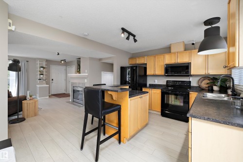 7214 19A Avenue Sw, Edmonton, AB - Indoor Photo Showing Kitchen