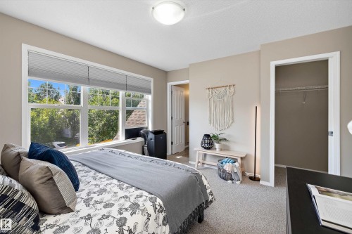 7214 19A Avenue Sw, Edmonton, AB - Indoor Photo Showing Bedroom