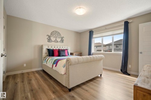 1715 Cunningham Way Sw, Edmonton, AB - Indoor Photo Showing Bedroom