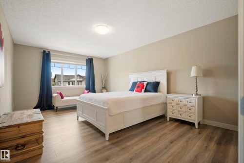 1715 Cunningham Way Sw, Edmonton, AB - Indoor Photo Showing Bedroom