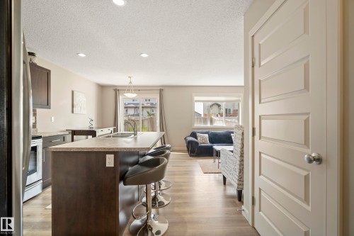 1715 Cunningham Way Sw, Edmonton, AB - Indoor