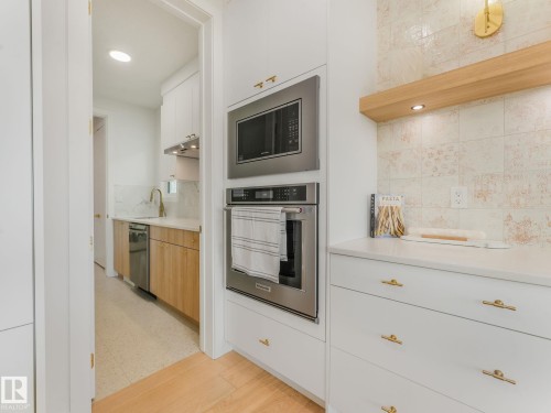 33 Birkshire Crescent, Sherwood Park, AB - Indoor Photo Showing Kitchen