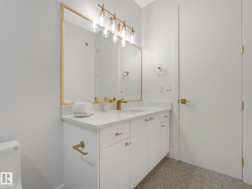 33 Birkshire Crescent, Sherwood Park, AB - Indoor Photo Showing Bathroom