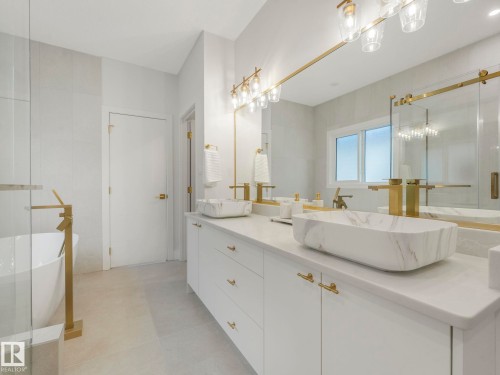 33 Birkshire Crescent, Sherwood Park, AB - Indoor Photo Showing Bathroom