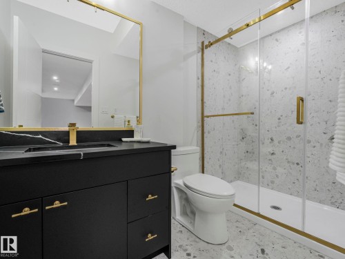 33 Birkshire Crescent, Sherwood Park, AB - Indoor Photo Showing Bathroom