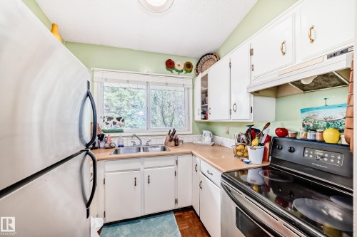 1283 Millbourne Road E, Edmonton, AB - Indoor Photo Showing Kitchen With Double Sink