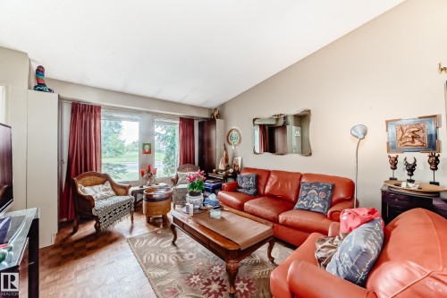 1283 Millbourne Road E, Edmonton, AB - Indoor Photo Showing Living Room