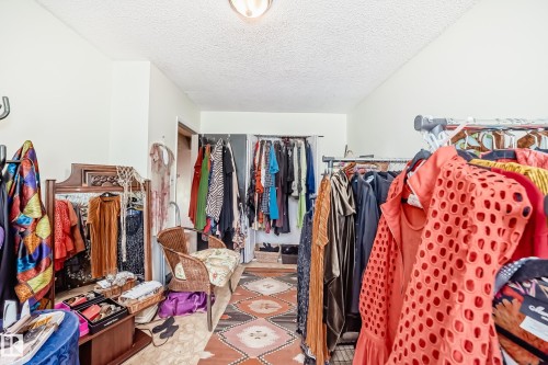 1283 Millbourne Road E, Edmonton, AB - Indoor With Storage