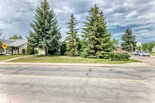 1283 Millbourne Road E, Edmonton, AB - Outdoor