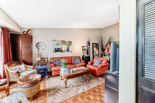 1283 Millbourne Road E, Edmonton, AB - Indoor Photo Showing Living Room