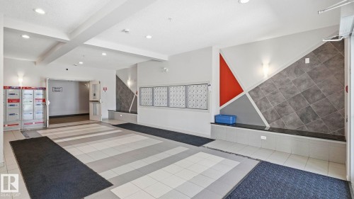 #229 1820 Rutherford Rd Sw, Edmonton, AB - Indoor Photo Showing Other Room