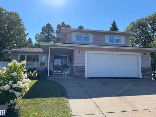 205 MANOR Court   Sherwood Park, AB T8A 0S8