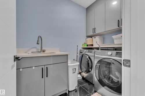 2011 18 Avenue Nw, Edmonton, AB - Indoor Photo Showing Laundry Room