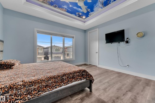 2011 18 Avenue Nw, Edmonton, AB - Indoor Photo Showing Bedroom