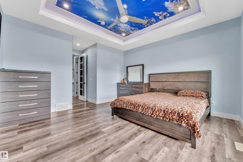 2011 18 Avenue Nw, Edmonton, AB - Indoor Photo Showing Bedroom