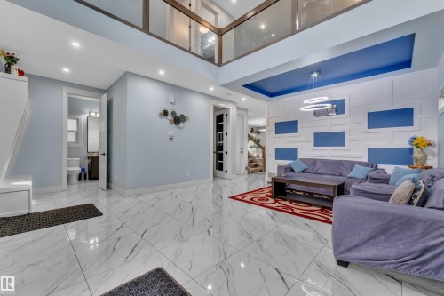 2011 18 Avenue Nw, Edmonton, AB - Indoor Photo Showing Other Room