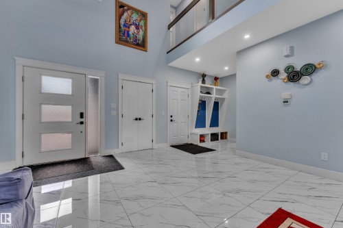 2011 18 Avenue Nw, Edmonton, AB - Indoor Photo Showing Other Room