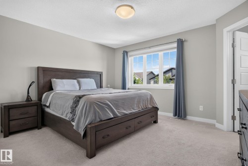 Bedroom - 319 Desrochers Boulevard Sw, Edmonton, AB - Indoor Photo Showing Bedroom