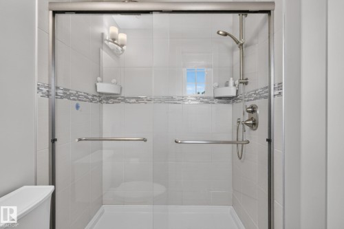 Bathroom - 319 Desrochers Boulevard Sw, Edmonton, AB - Indoor Photo Showing Bathroom