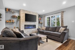 319 DESROCHERS Boulevard SW Edmonton, AB T6W 3J1
