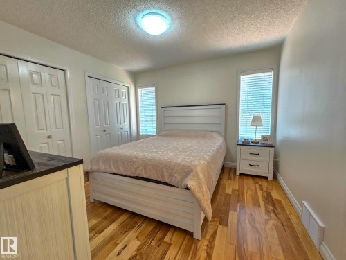 22 Dunfield Crescent, St. Albert, AB - Indoor Photo Showing Bedroom