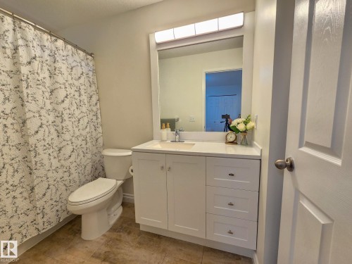 22 Dunfield Crescent, St. Albert, AB - Indoor Photo Showing Bathroom