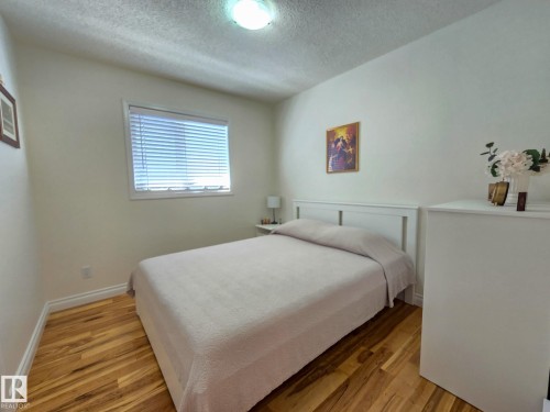 22 Dunfield Crescent, St. Albert, AB - Indoor Photo Showing Bedroom