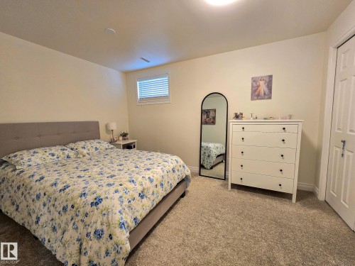 22 Dunfield Crescent, St. Albert, AB - Indoor Photo Showing Bedroom