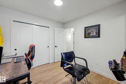 3363 Orchards Link Link Sw, Edmonton, AB - Indoor Photo Showing Office