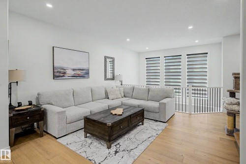 3363 Orchards Link Link Sw, Edmonton, AB - Indoor Photo Showing Living Room