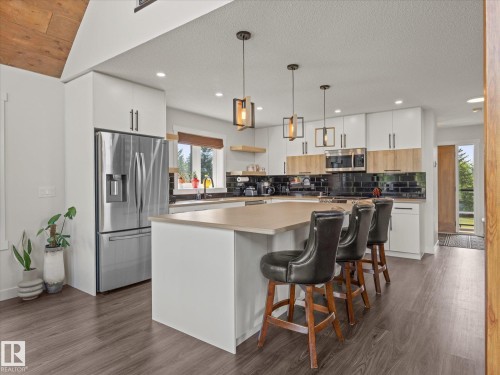 #90 50047 Rge Rd 244, Rural Leduc County, AB - Indoor Photo Showing Kitchen With Upgraded Kitchen