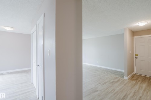 11916 152A Avenue, Edmonton, AB - Indoor Photo Showing Other Room