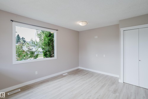 11916 152A Avenue, Edmonton, AB - Indoor Photo Showing Other Room