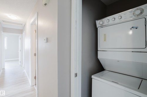 11916 152A Avenue, Edmonton, AB - Indoor Photo Showing Laundry Room